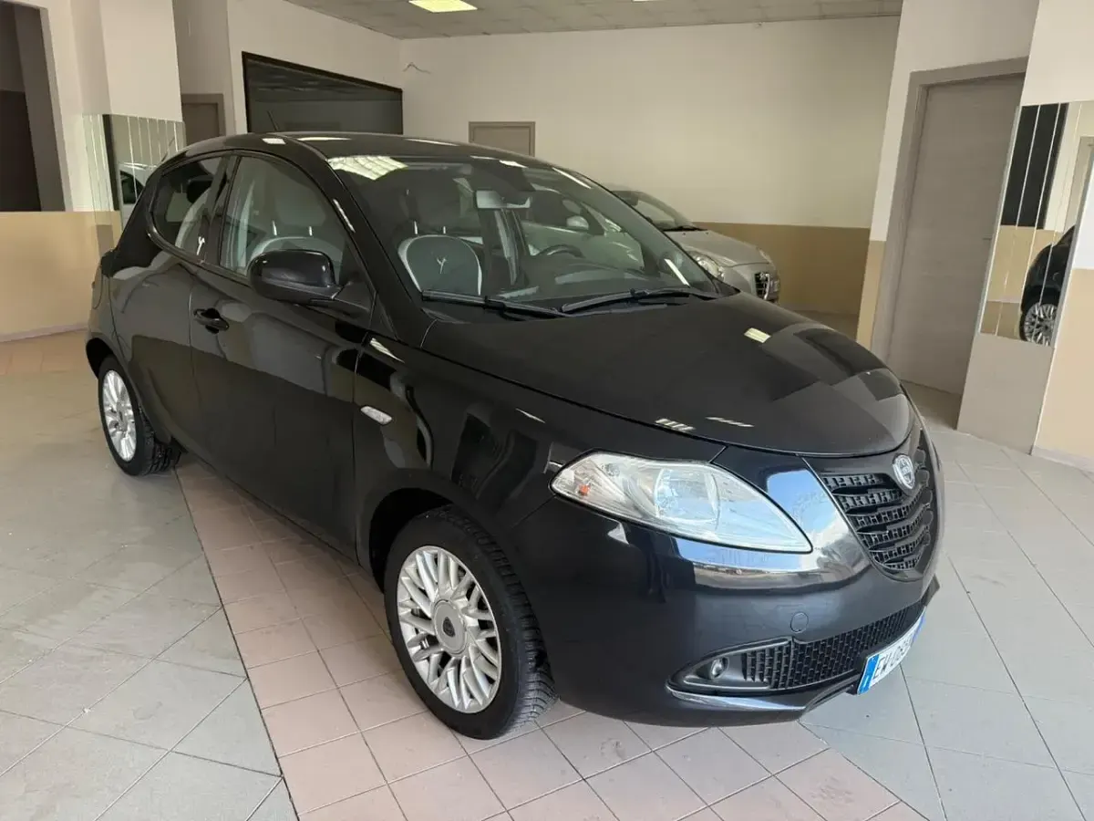 Usata Lancia Ypsilon S 95 CV (69 kW) 2014 Nero Utilitaria