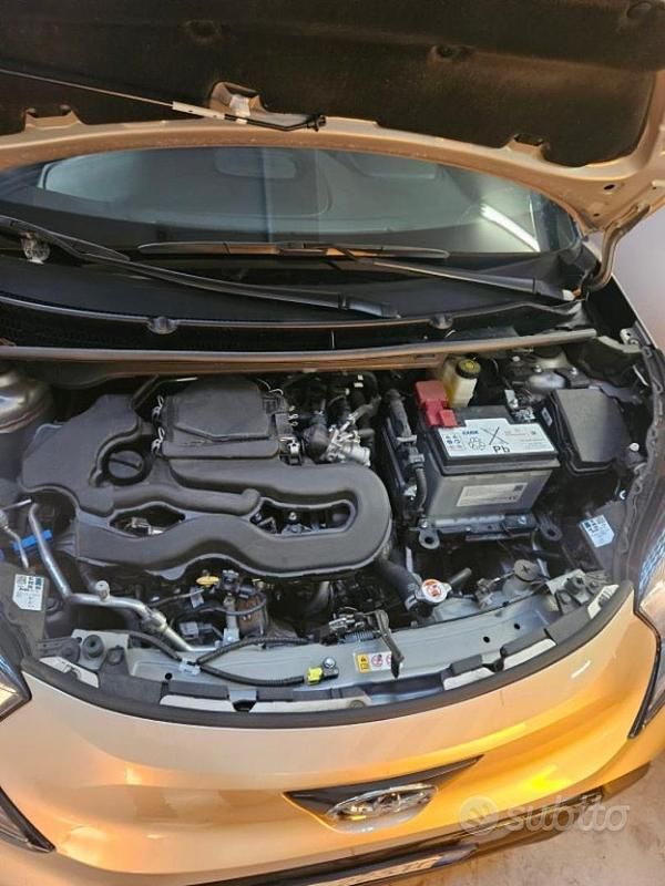 Usata Toyota Aygo X Trend 72 CV (52 kW) 2025 Beige SUV