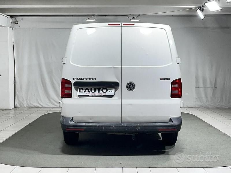 Begagnad VW Transporter 150 HK (110 kW) 2016 Vit Van