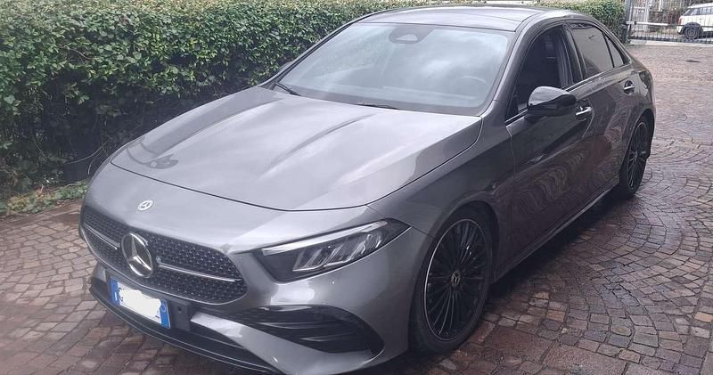 Usata Mercedes A180 Executive 116 CV (85 kW) 2023 Grigio Berlina