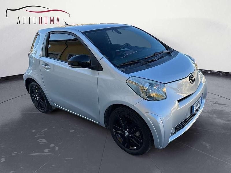 Usata Toyota iQ Executive 98 CV (72 kW) 2011 Argento Utilitaria