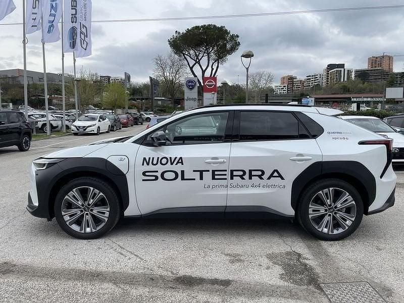 Usata Subaru Solterra 160 kW (218 CV) 2022 Bianco SUV