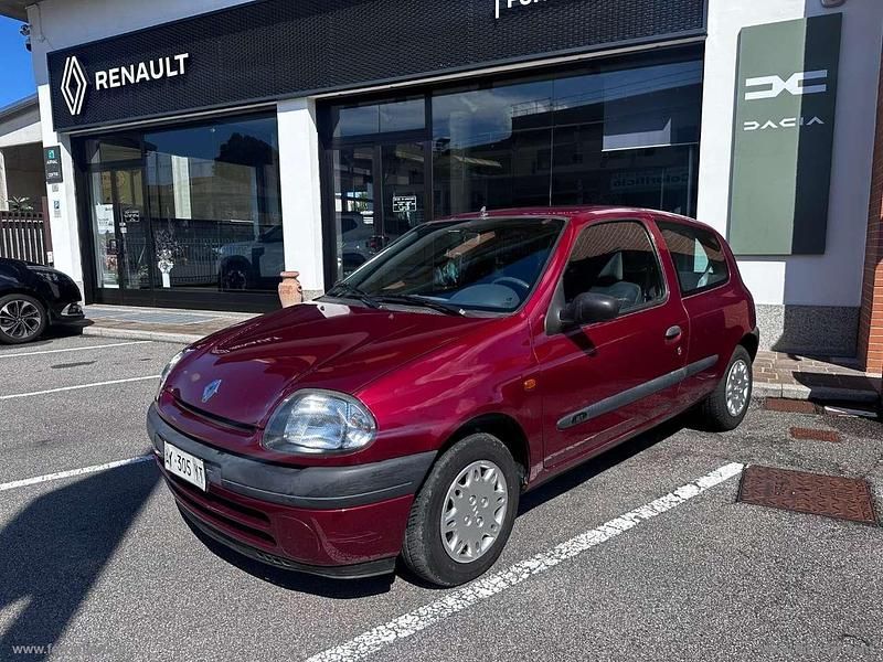 Usata Renault Clio II 58 CV (42 kW) 1998 Rosso Berlina