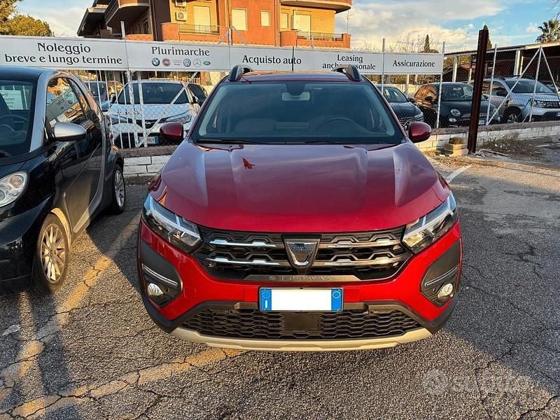 Rosso Usata 2022 Dacia Sandero Expression Tre volumi | 14.400 € (Buon prezzo) - Immagine 1/4