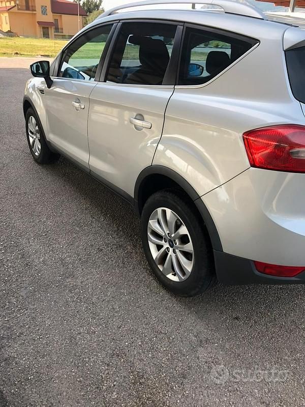 Usata Ford Kuga 136 CV (100 kW) 2009 Grigio SUV