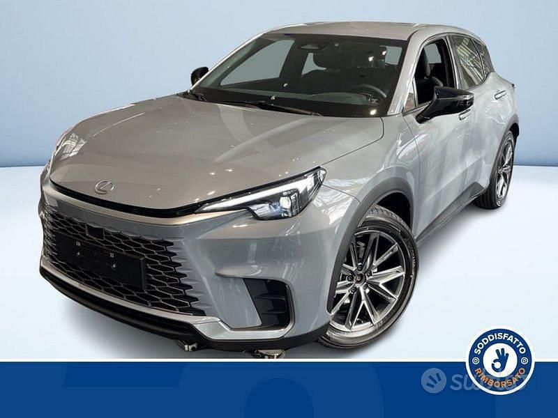 Grigio Nuova 2025 Lexus LBX SUV | 38.580 € (Molto cara) - Immagine 1/3