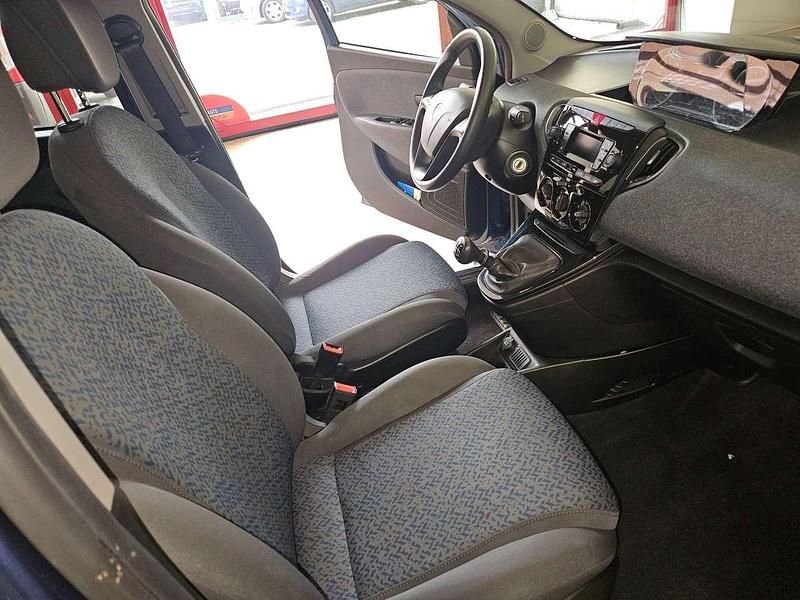 Usata Lancia Ypsilon Silver 69 CV (50 kW) 2022 Blu/azzurro Utilitaria