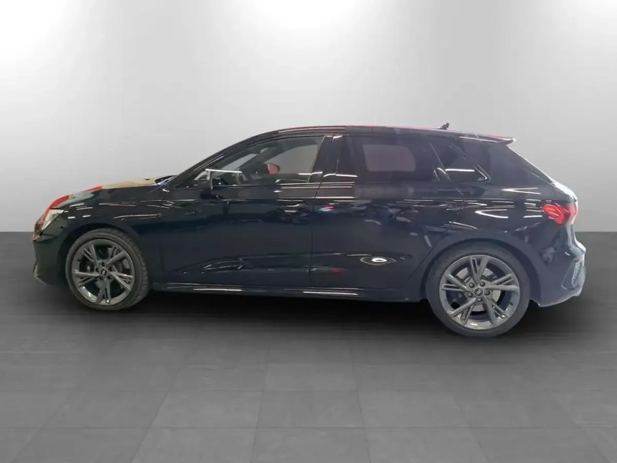 Usata Audi A3 310 CV (228 kW) 2023 Nero mito metallizzato Berlina