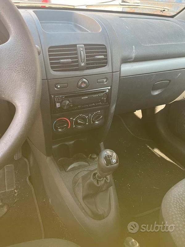 Usata Renault Clio II 2003 Grigio Utilitaria