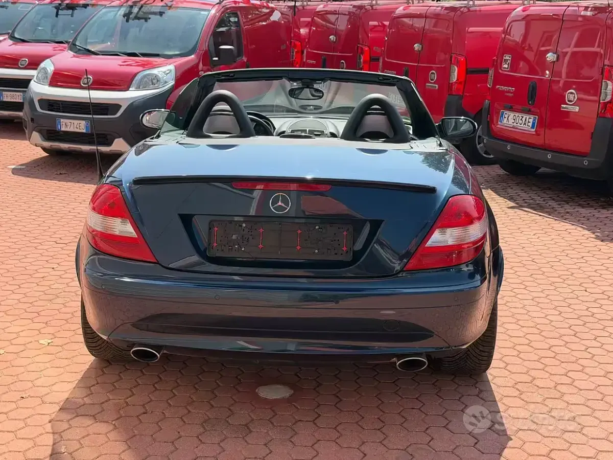 Usata Mercedes SLK280 231 CV (169 kW) 2008 Bluazzurro Cabrio