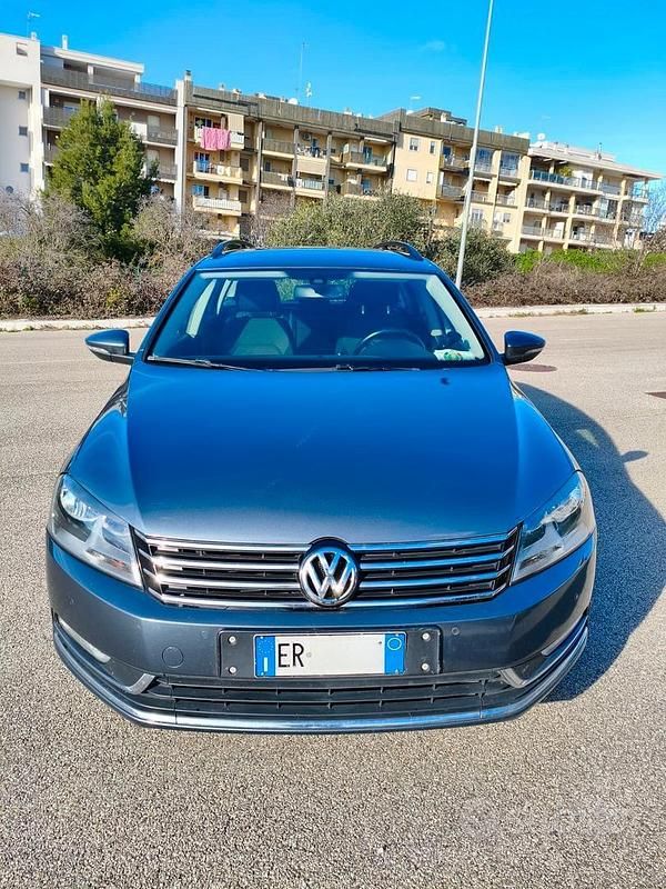 Usata VW Passat 105 CV (77 kW) 2013 Grigio Station wagon