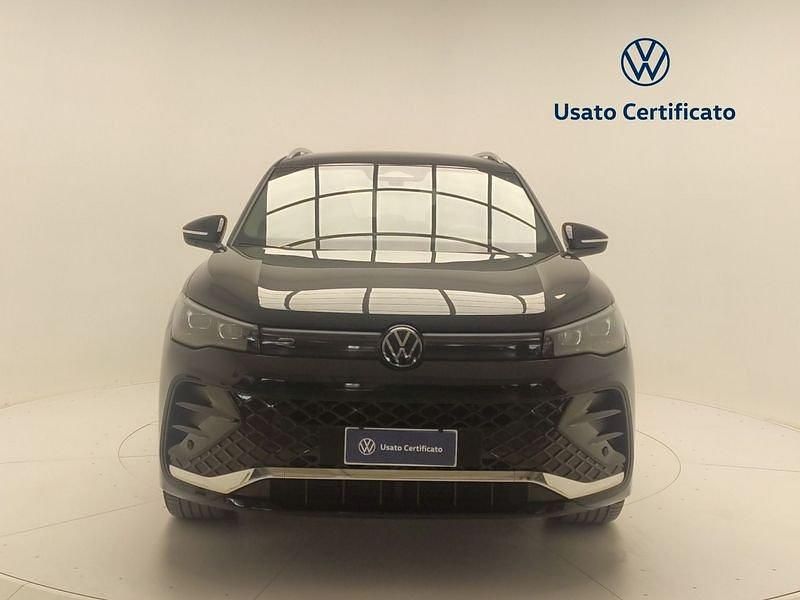 Usata VW Tiguan R-line 150 CV (110 kW) 2024 Deep black perlato SUV