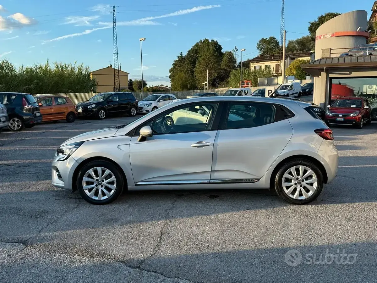 Usata Renault Clio V Intens 86 CV (63 kW) 2020 Grigio Berlina