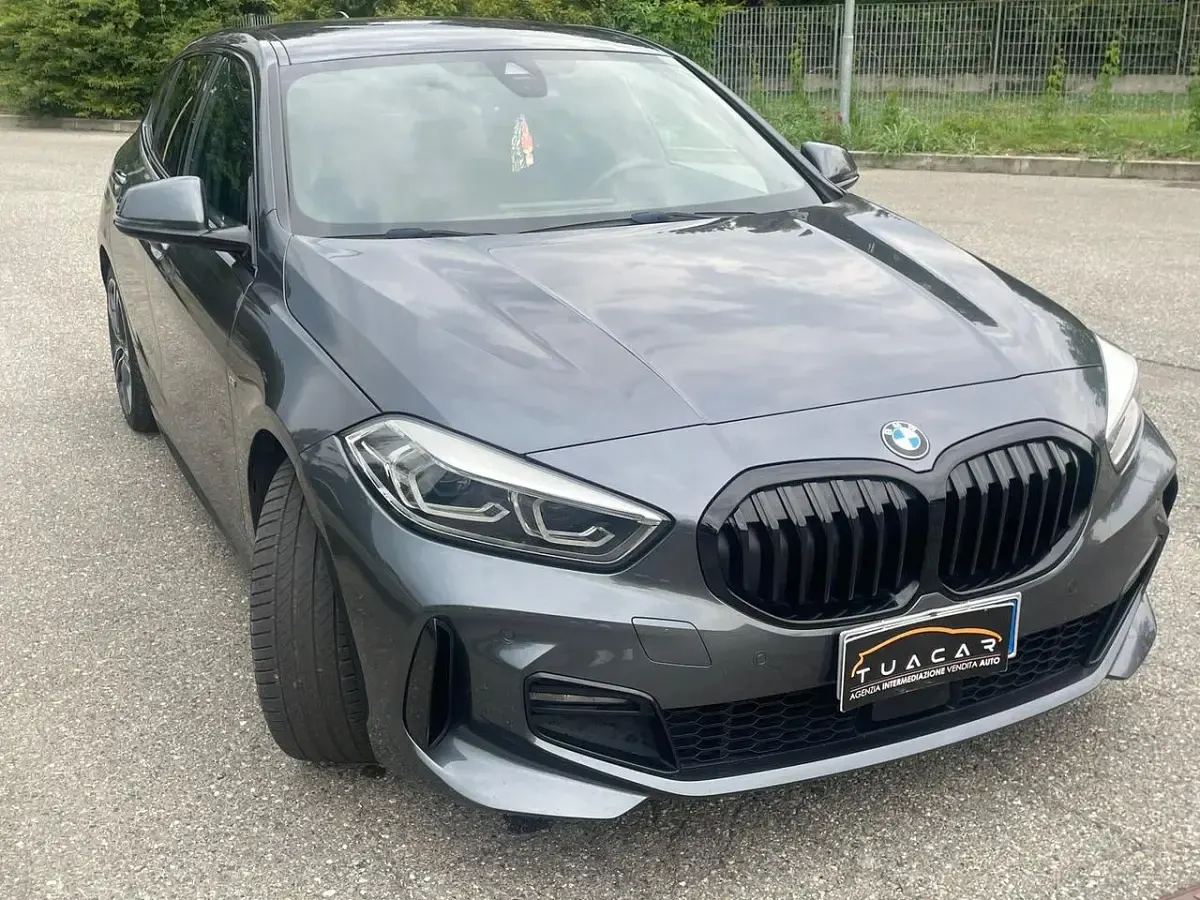 Usata BMW 116 M Sport 116 CV (85 kW) 2021 Grigio Utilitaria