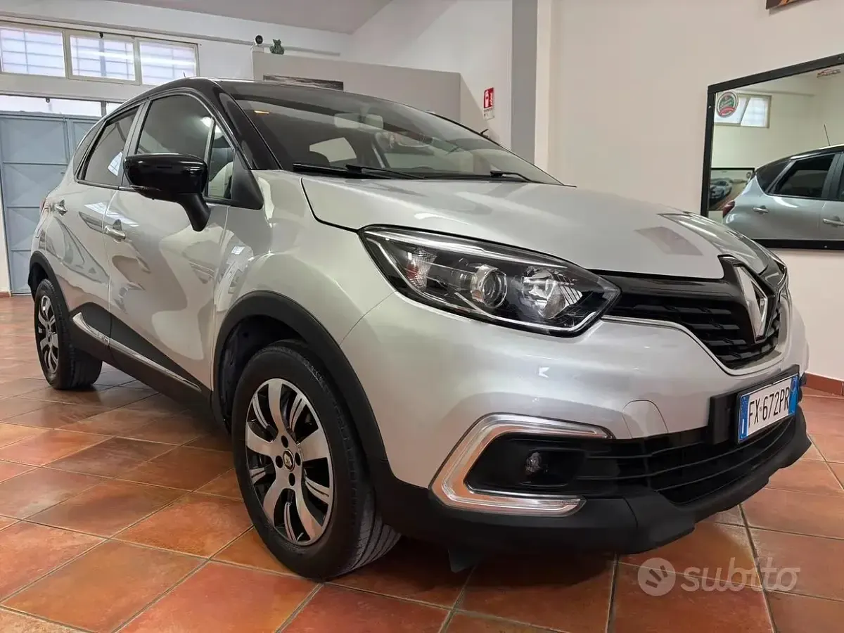 Usata Renault Captur 90 CV (66 kW) 2019 Grigio SUV