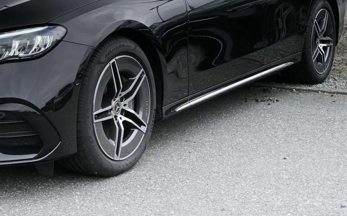 Usata Mercedes E220 AMG 197 CV (144 kW) 2025 Black metallic Station wagon