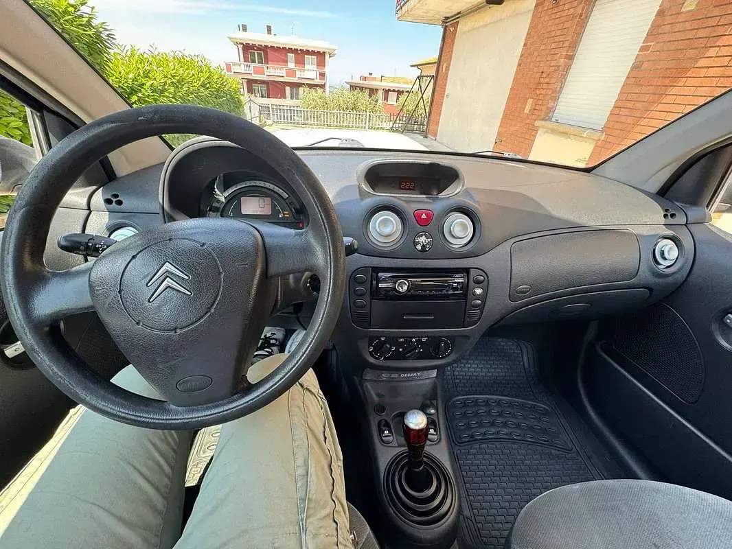 Usata Citroën C2 Exclusive 68 CV (50 kW) 2004 Rosso Utilitaria