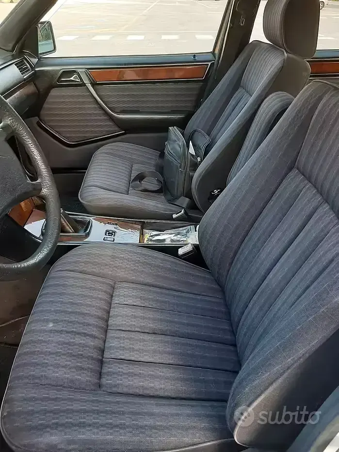 Usata Mercedes E200 122 CV (89 kW) 1991 Bianco Berlina