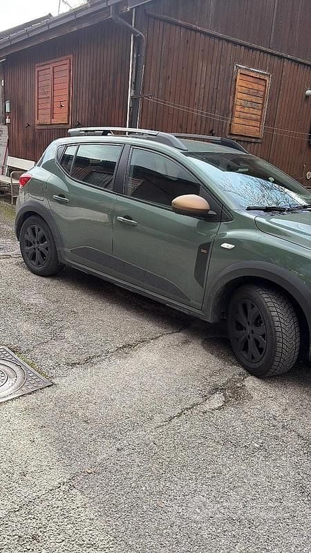 Gebraucht Dacia Sandero 110 PS (80 kW) 2024 Grün Limousine