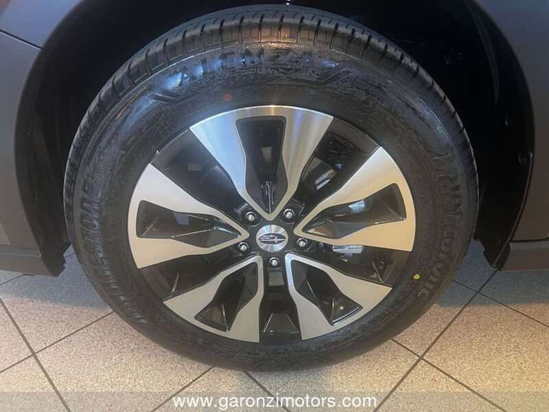 Nuova Subaru Outback Premium 169 CV (124 kW) 2025 Grigio scuro SUV