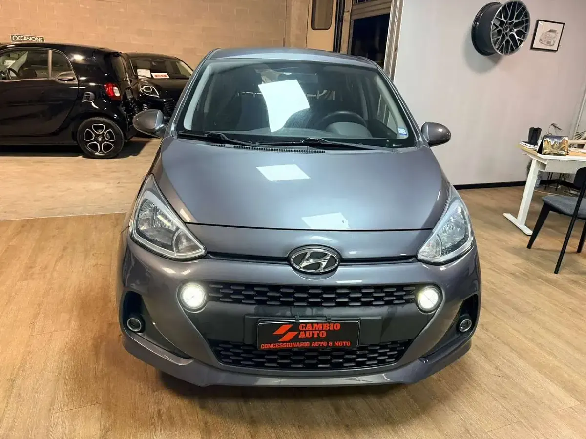 Usata Hyundai i10 Style 67 CV (49 kW) 2017 Grigio Utilitaria