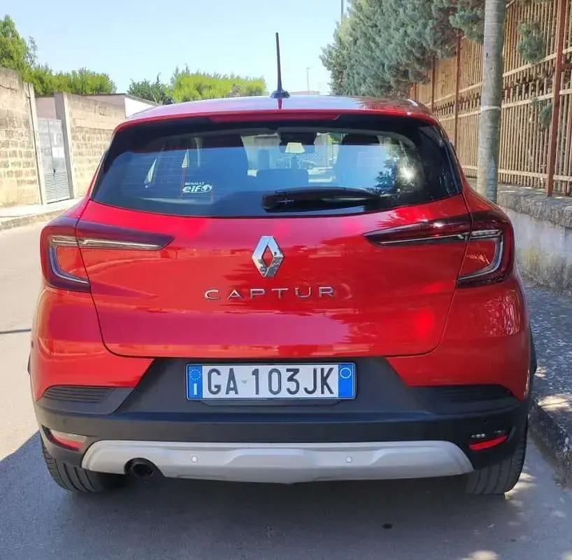 Usata Renault Captur Zen 116 CV (85 kW) 2020 Rosso SUV