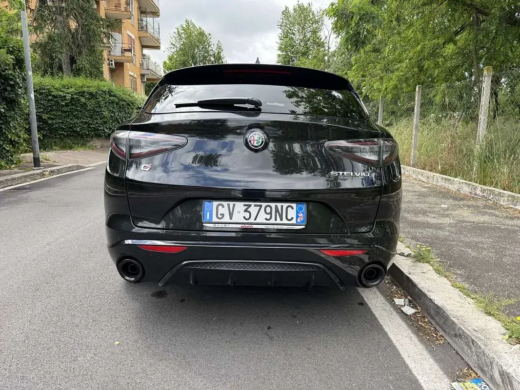 Usata Alfa Romeo Stelvio Veloce 209 CV (153 kW) 2024 Nero SUV