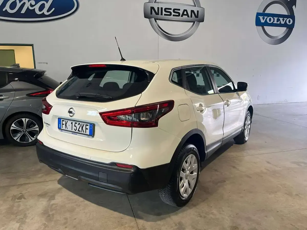 Usata Nissan Qashqai Visia 110 CV (80 kW) 2017 Bianco SUV