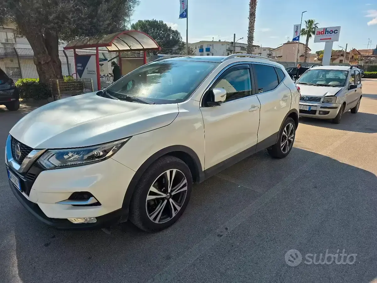 Usata Nissan Qashqai N-Connecta 116 CV (85 kW) 2019 Bianco SUV