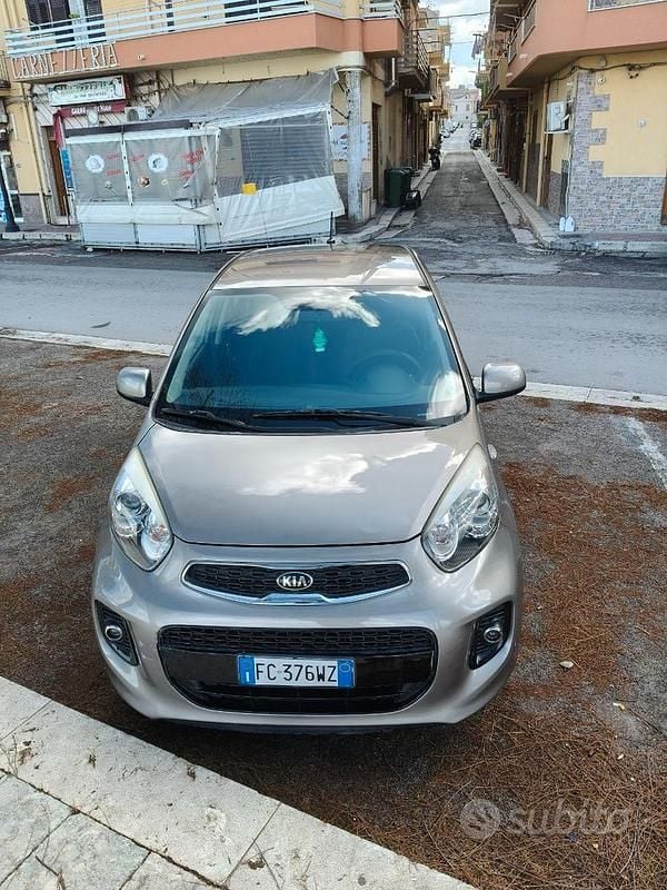 Usata Kia Picanto 68 CV (50 kW) 2016 Grigio Utilitaria
