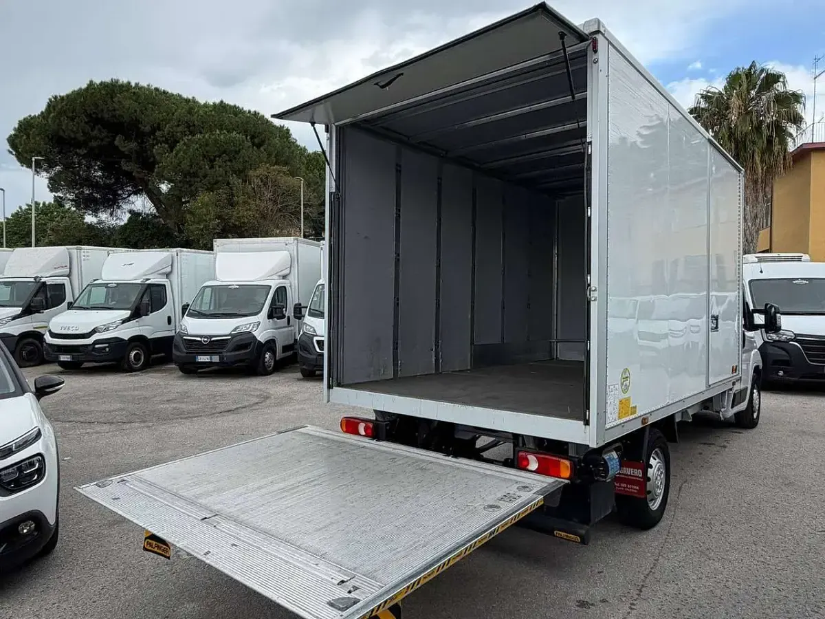 Käytetty Fiat Ducato 140 HP (102 kW) 2024 Valkoinen Van