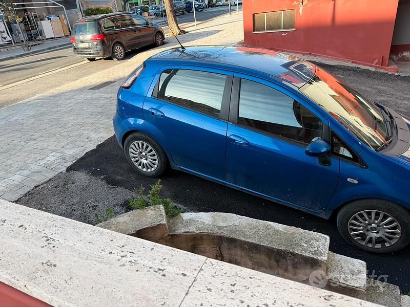 Usata Fiat Punto Evo 90 CV (66 kW) 2011 Blu Utilitaria