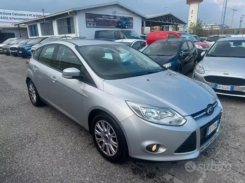Usata Ford Focus 100 CV (73 kW) 2013 Grigio Station wagon