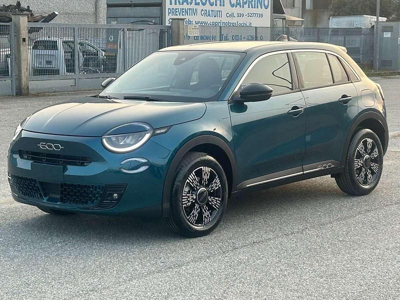 Nuova Fiat 600 Icon 136 CV (100 kW) 2026 Blu ottanio SUV