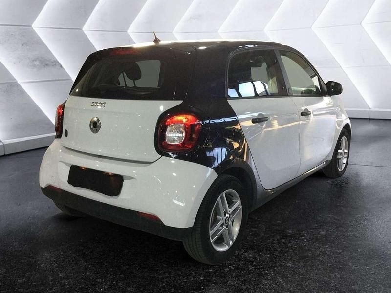 Usata Smart ForFour Electric Drive Pure 41 kW (56 CV) 2022 Bianco Berlina
