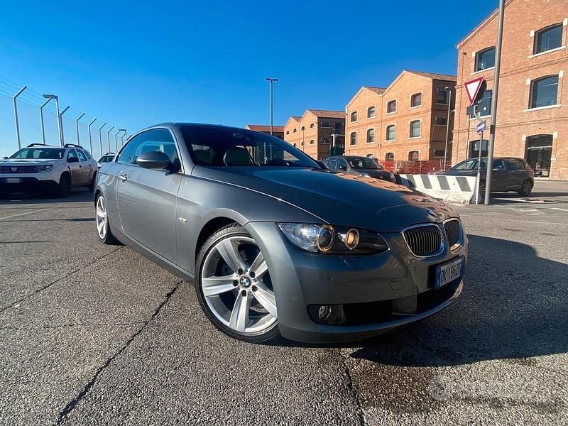 Usata BMW 325 Cabriolet 218 CV (160 kW) 2007 Grigio Cabrio