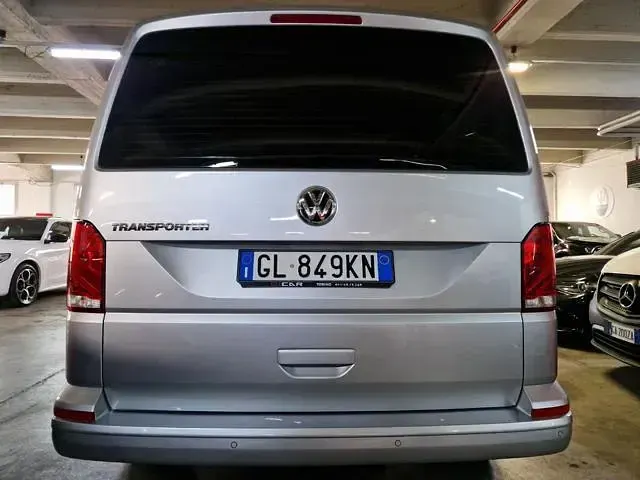 Usata VW Transporter 150 CV (110 kW) 2022 Argento Furgone