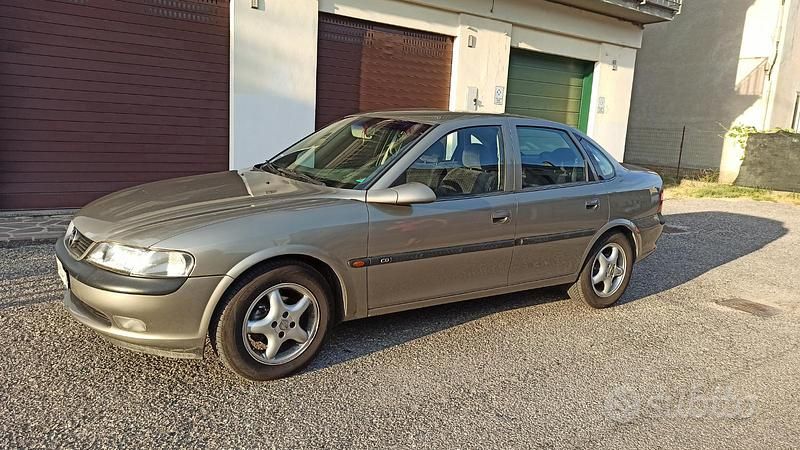 Usata Opel Vectra 101 CV (74 kW) 1998