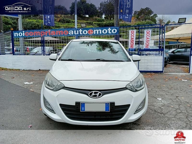 Usata Hyundai i20 84 CV (61 kW) 2014 Bianco Utilitaria