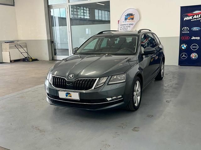 Usata Skoda Octavia G-TEC Style 131 CV (96 kW) 2019 Grigio scuro Station wagon