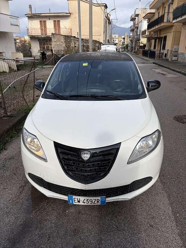 Usata Lancia Ypsilon 69 CV (50 kW) 2014 Utilitaria