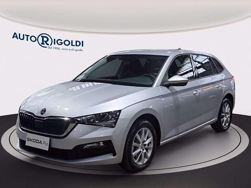 Argento brillante metallizzato Usata 2022 Skoda Scala Ambition Due volumi | 15.200 € (Buon prezzo) - Immagine 1/4