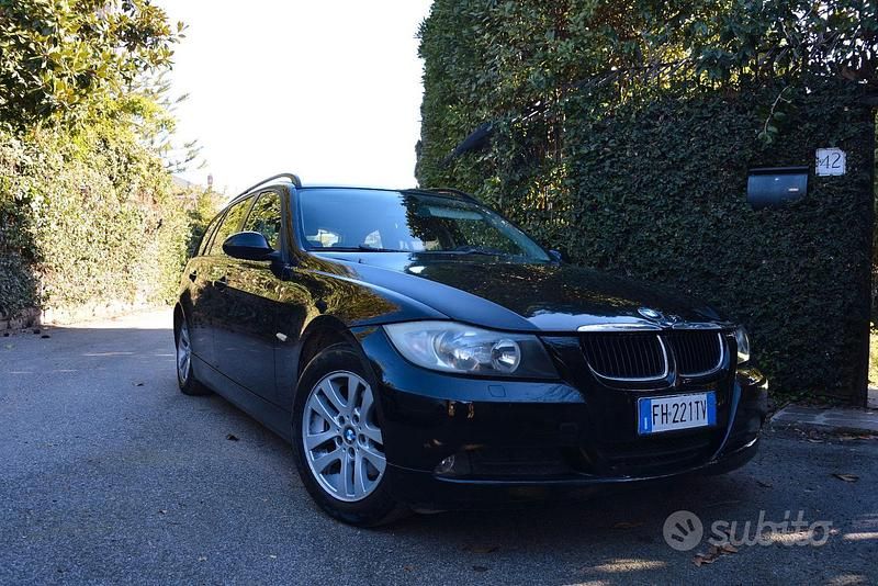 Usata BMW 318 143 CV (105 kW) 2007 Nero Station wagon