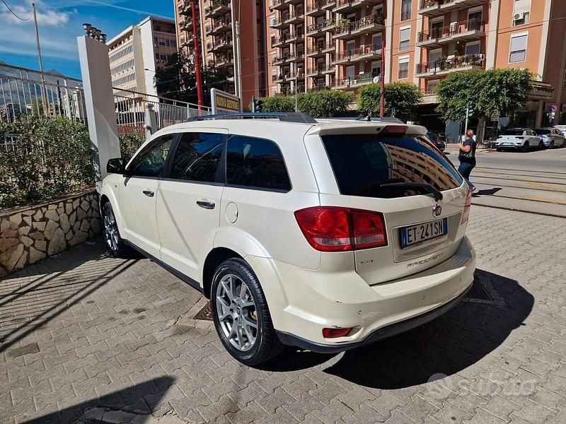 Usata Fiat Freemont 170 CV (125 kW) 2014 Bianco SUV