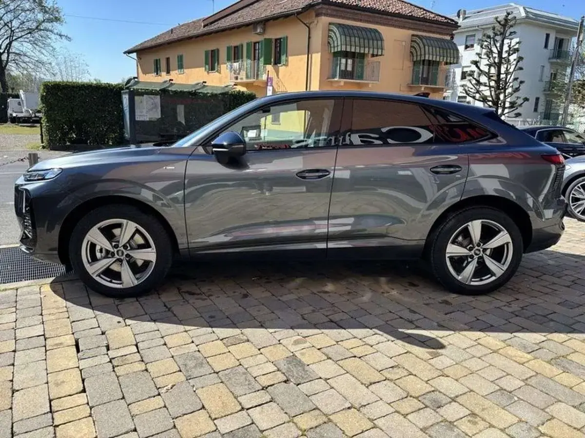 Nuova Audi Q3 S-Line 150 CV (110 kW) 2026 Grigio SUV