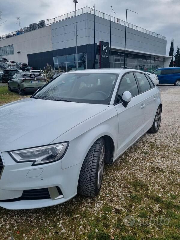 Bianco Usata 2018 Audi A3 Sport Due volumi | 17.500 € (Ottimo prezzo) - Immagine 1/4