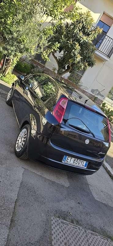 Usata 2008 Fiat Punto Tre volumi | 1500 € (Buon prezzo) - Immagine 1/4