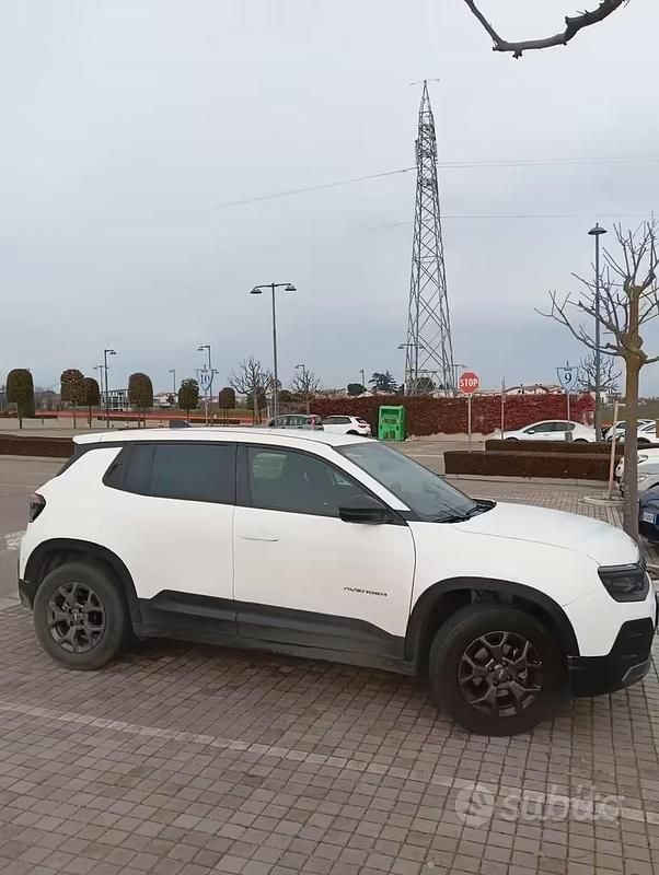 Usata Jeep Avenger 100 CV (73 kW) 2023 Bianco SUV