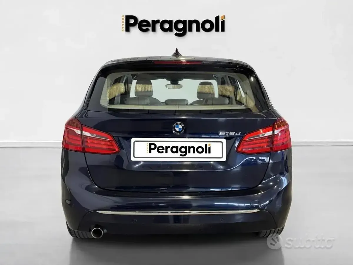 Usata BMW 218 Active Tourer Luxury Line 150 CV (110 kW) 2016 Blu Monovolume