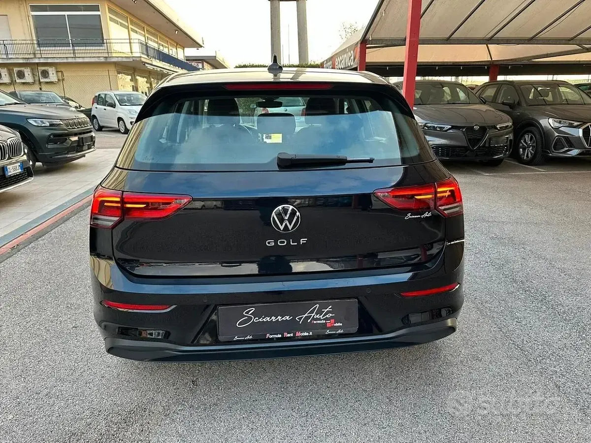 Usata VW Golf VIII Life 116 CV (85 kW) 2026 Nero Berlina